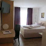 Ackermann 3* Riedstadt