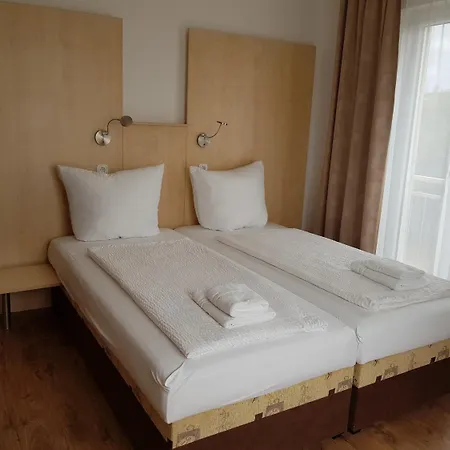 Ackermann 3* Riedstadt