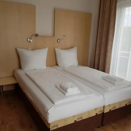 Ackermann 3* Riedstadt